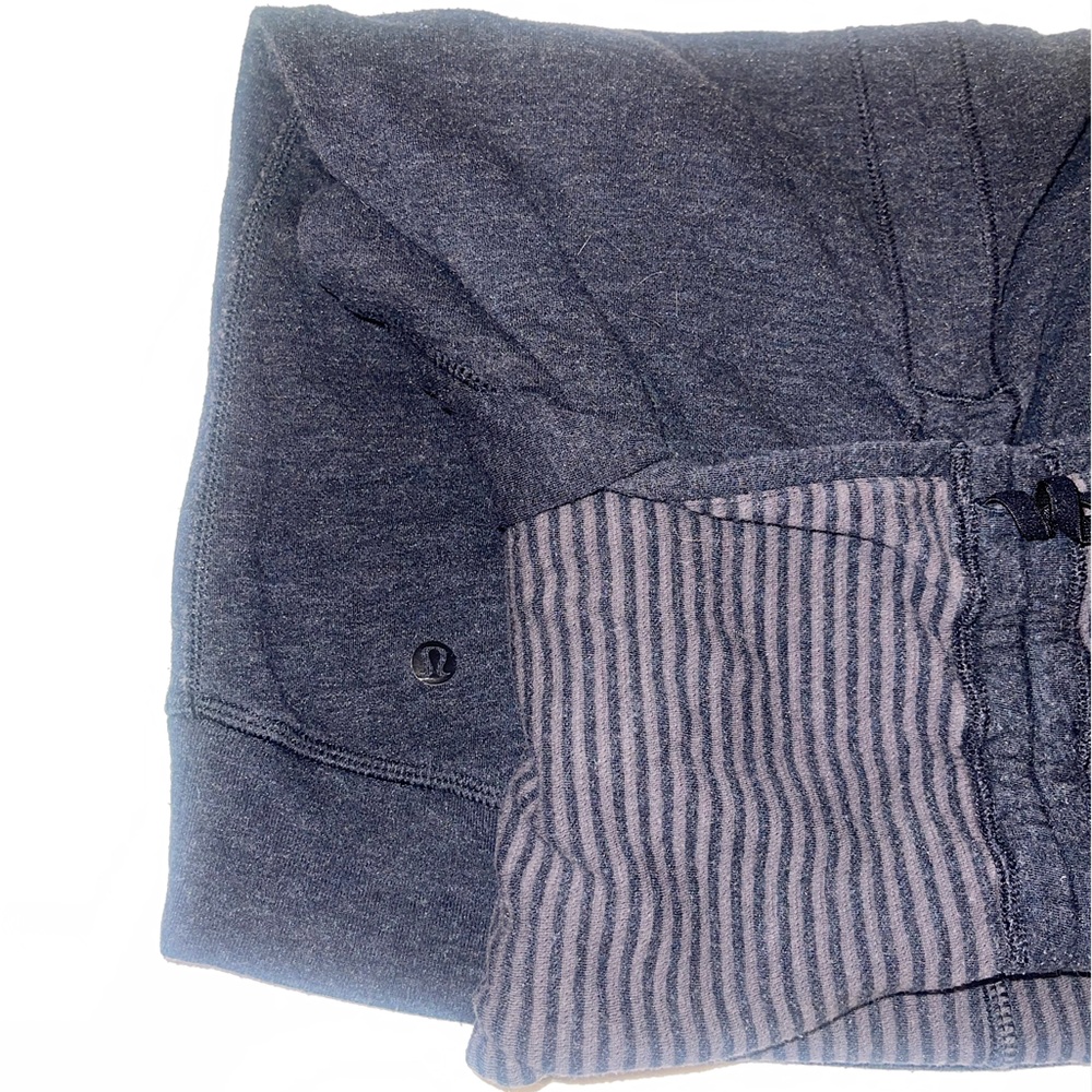 LULULEMON LIGHT WEIGHT JACKET